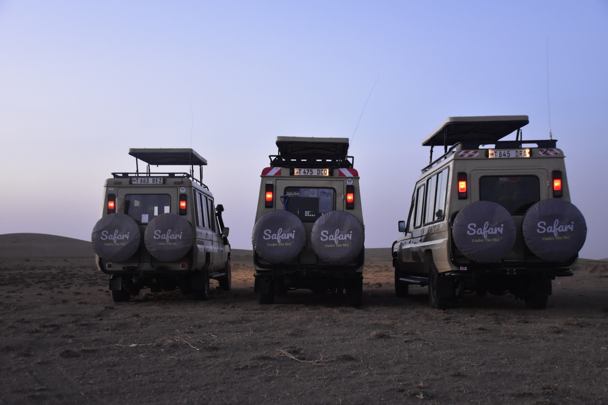 Safari Under the Sky 4x4 Safari vehicle